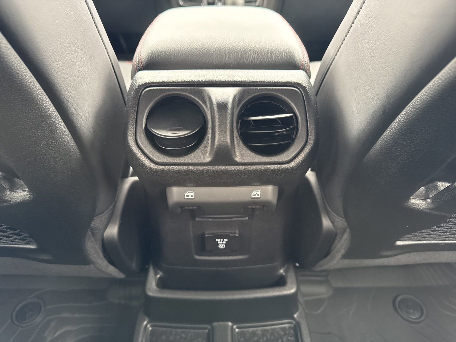 Used 2026 Jeep Wrangler Rubicon image 32