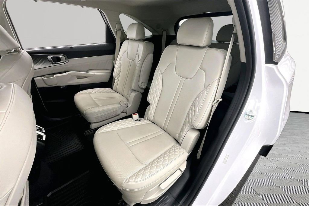 Used 2023 Kia Sorento SX AWD/4WD image 26
