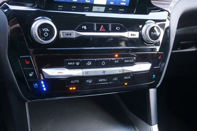 Certified 2022 Ford Explorer Limited w/ Limited Technology Package image 22