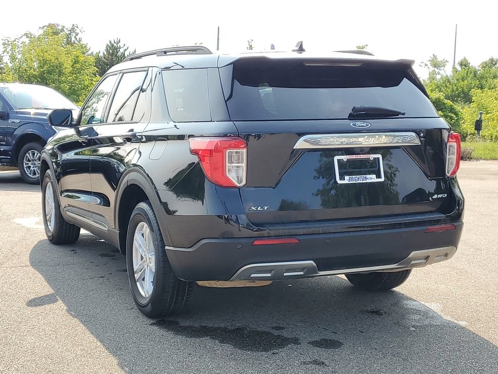 Certified 2023 Ford Explorer XLT w/ Equipment Group 202A AWD/4WD image 3