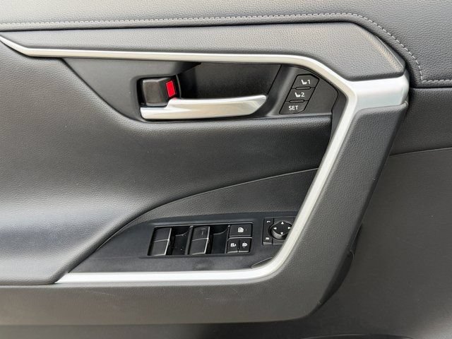 Used 2020 Toyota RAV4 Limited w/ All Weather Liner Package AWD/4WD image 28
