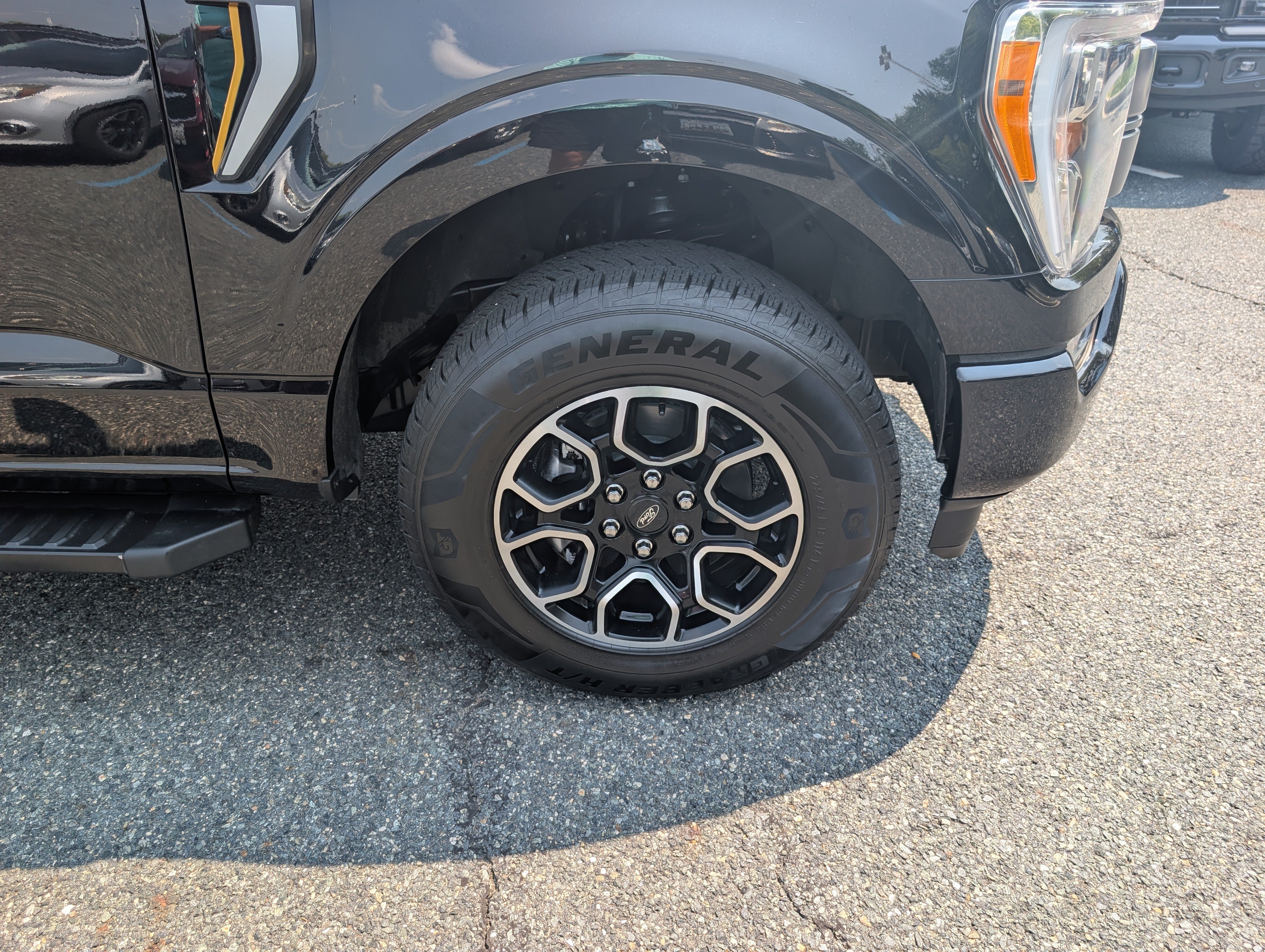 Certified 2022 Ford F150 Lariat AWD/4WD image 9