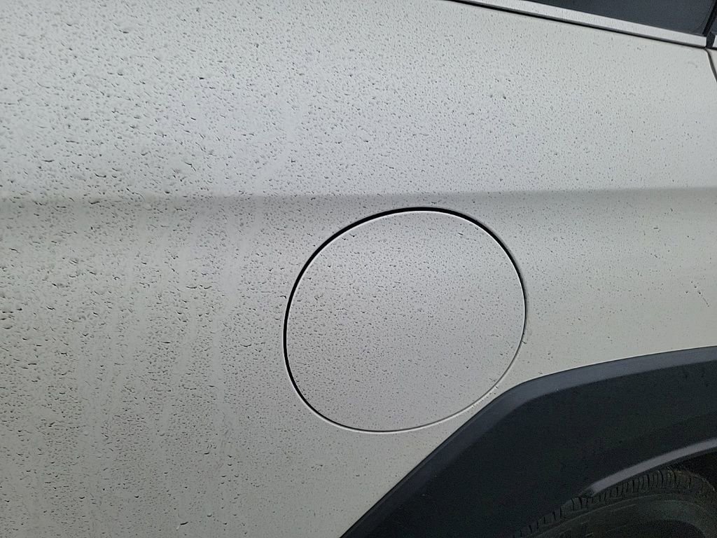 Used 2023 Subaru Outback Premium image 9