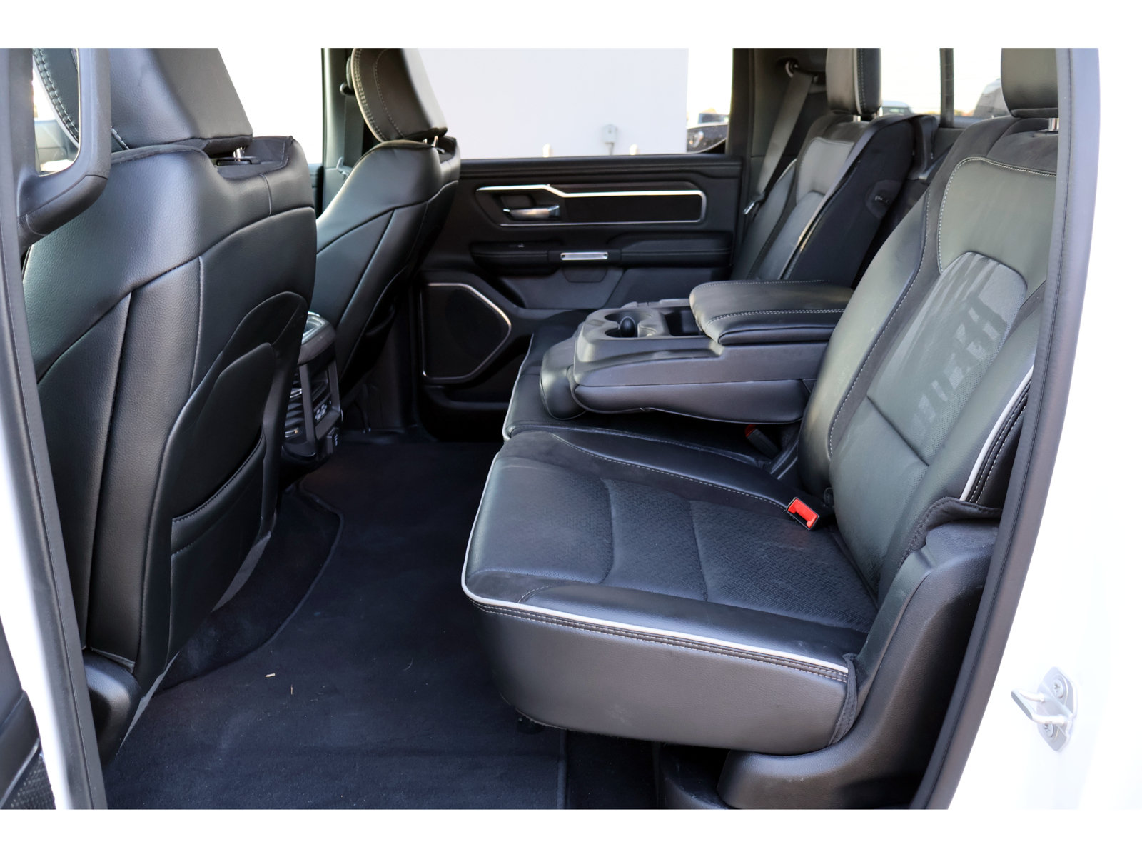 Used 2025 RAM 1500 Laramie w/ Sport Appearance Package AWD/4WD image 24