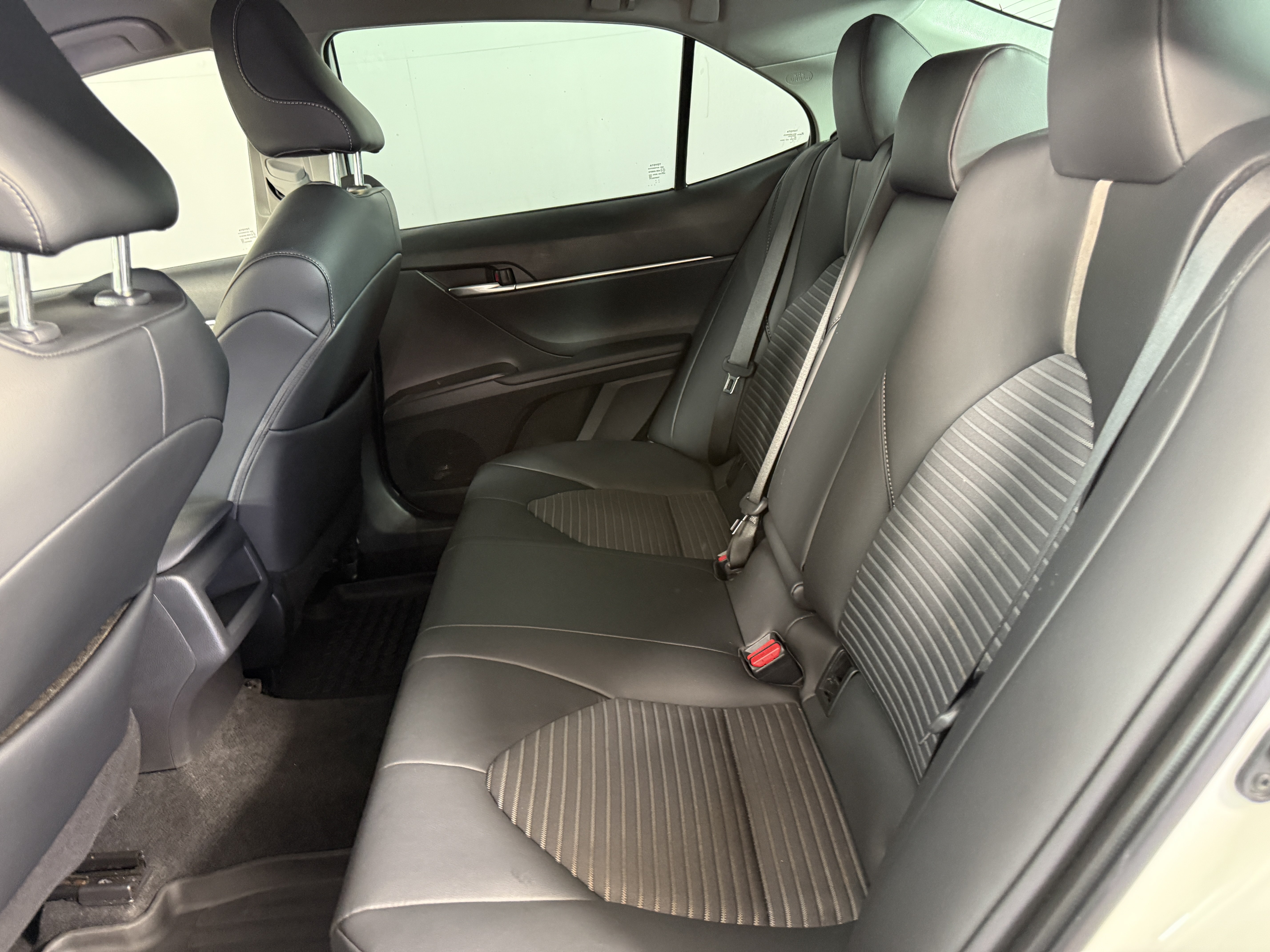 Used 2023 Toyota Camry SE FWD image 13