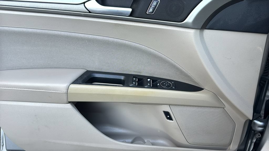 Certified 2020 Ford Fusion SE FWD image 18