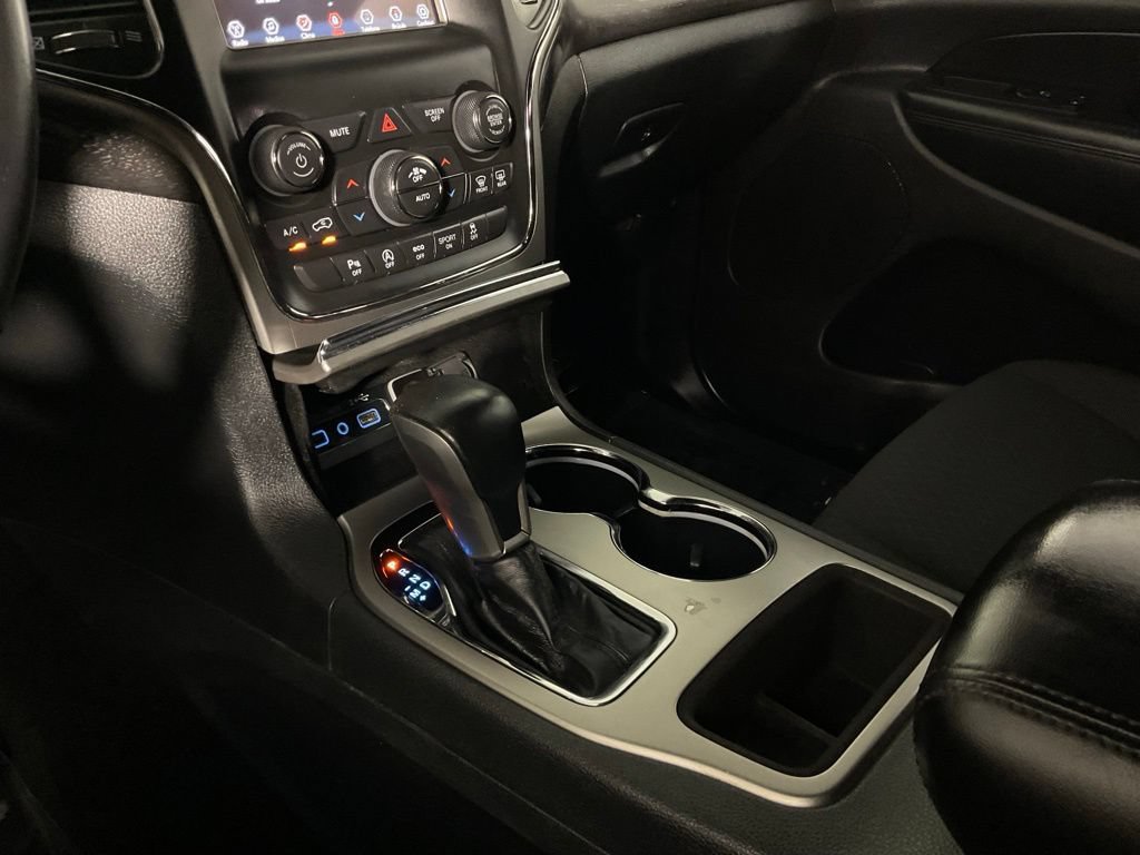 Used 2018 Jeep Grand Cherokee Laredo RWD image 18