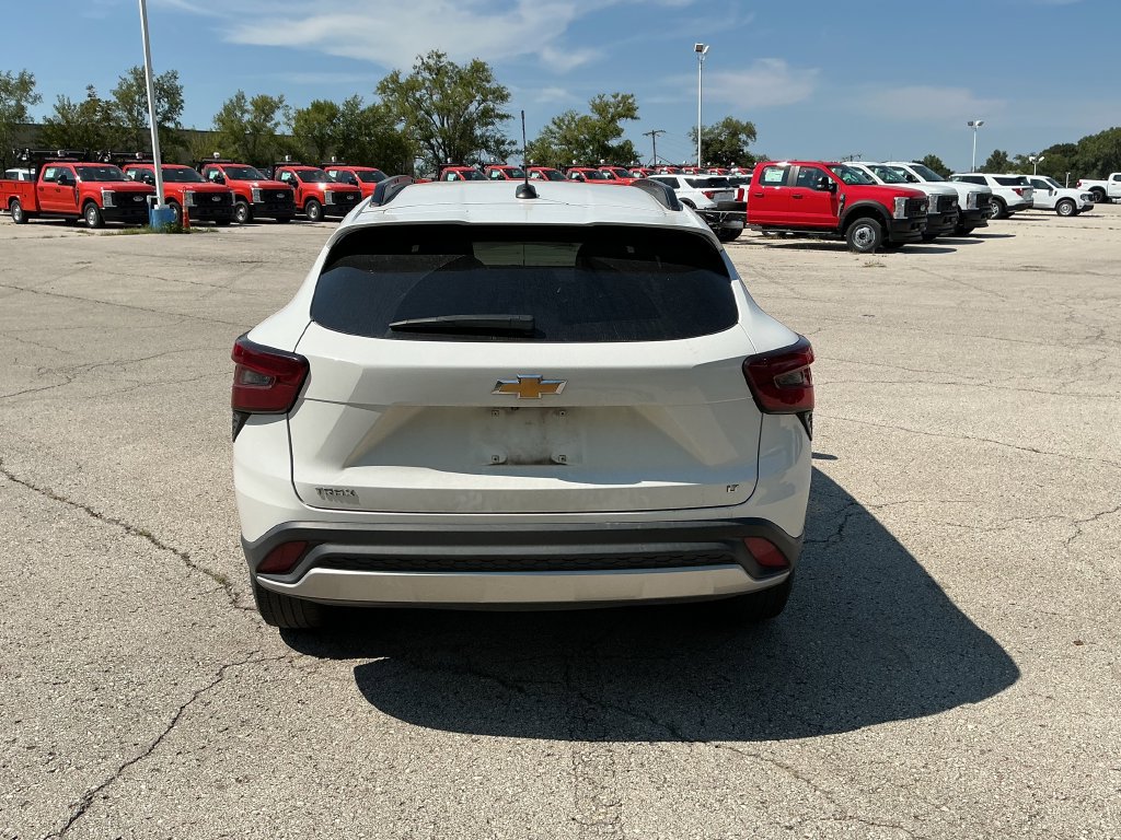 Used 2024 Chevrolet Trax LT w/ Driver Confidence Package FWD image 4