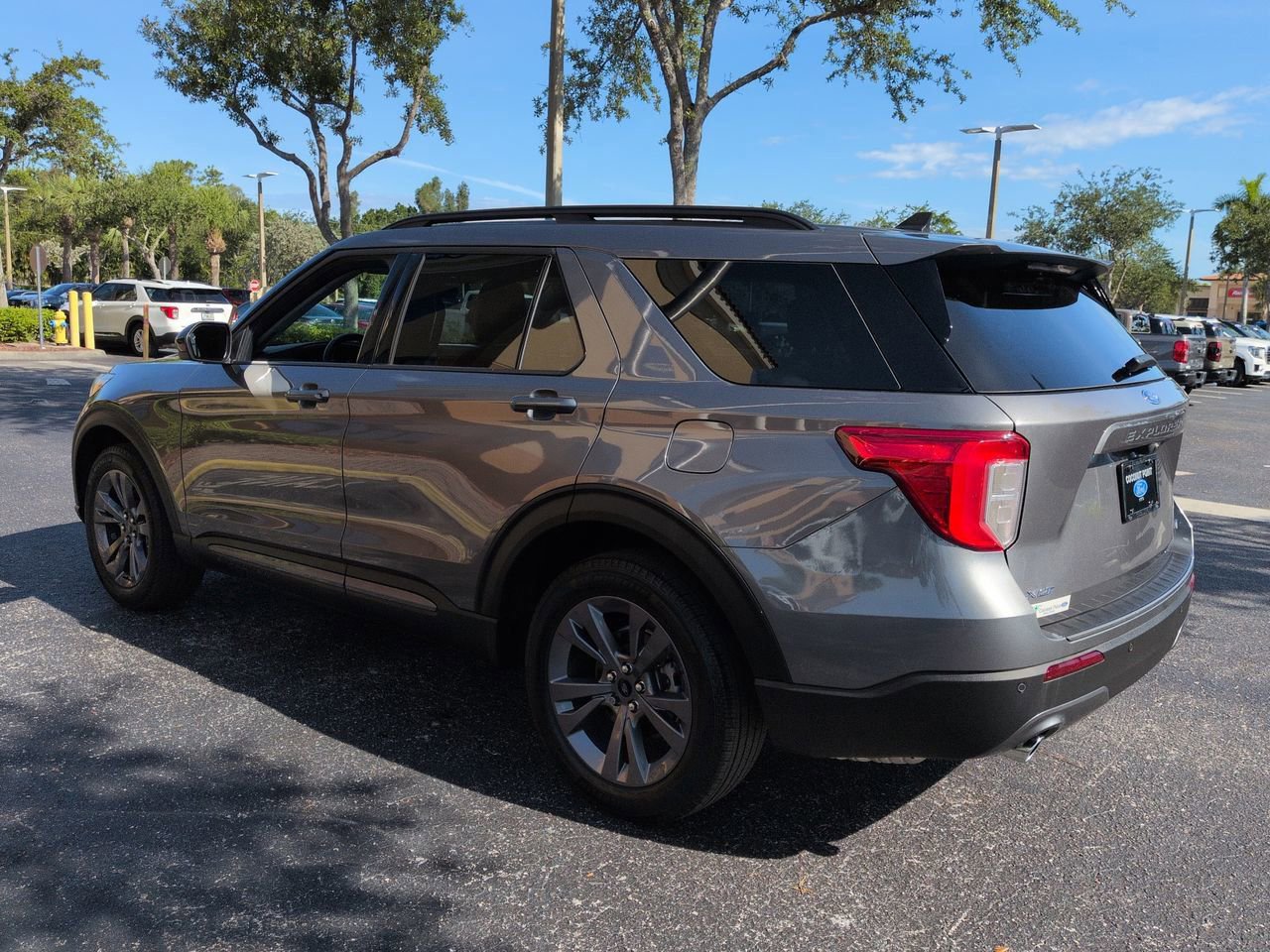 Certified 2023 Ford Explorer XLT w/ Equipment Group 202A AWD/4WD image 5