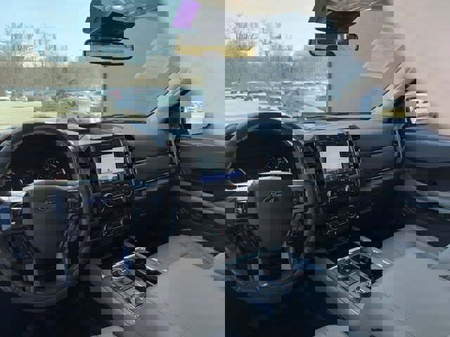 Certified 2020 Ford Expedition XLT w/ Equipment Group 202A image 25