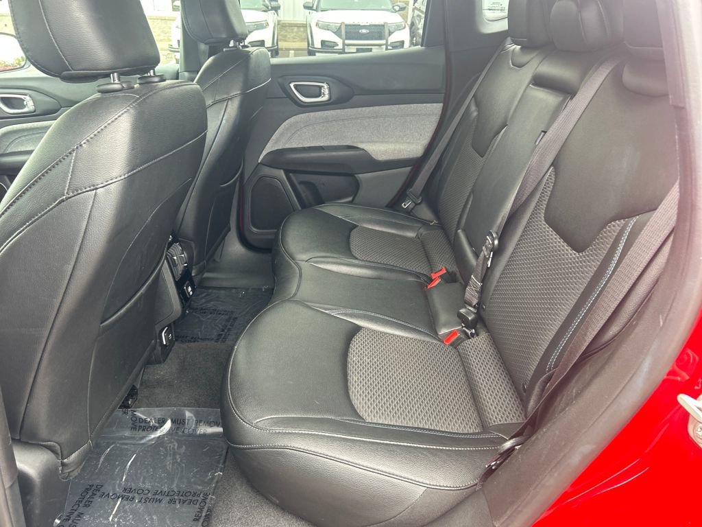 Used 2024 Jeep Compass Latitude image 9