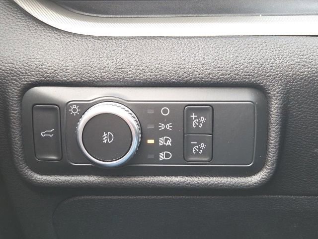 Certified 2022 Ford Explorer XLT w/ Equipment Group 202A image 32