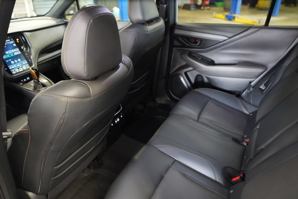 Used 2025 Subaru Outback Wilderness AWD/4WD image 31
