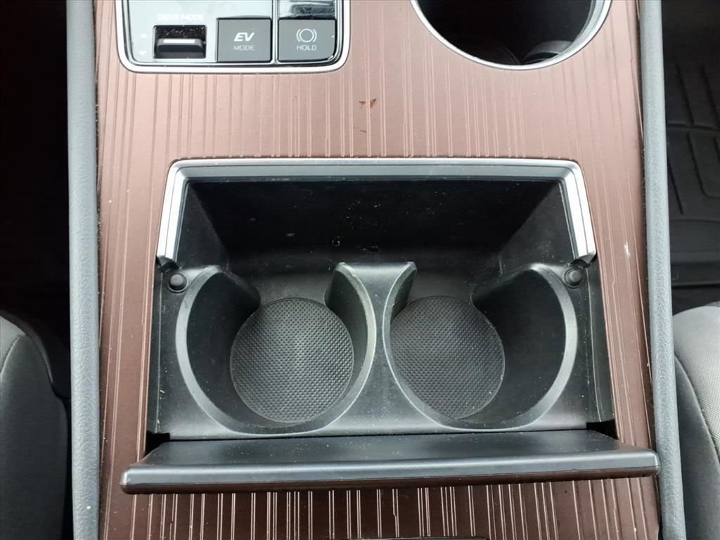 Used 2022 Toyota Sienna LE image 13