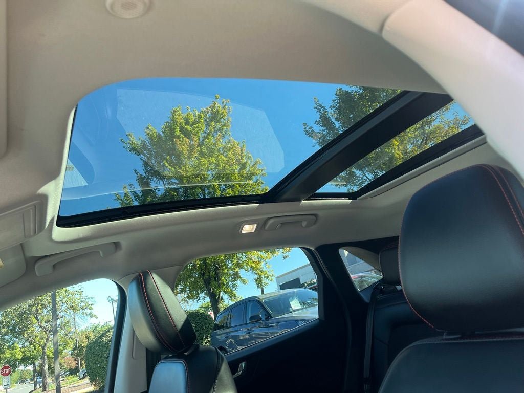 Certified 2022 Ford Escape SEL w/ SEL Stealth AWD Package image 36