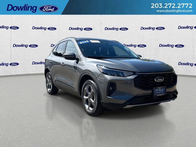 Certified 2025 Ford Escape ST-Line Select AWD/4WD image 2
