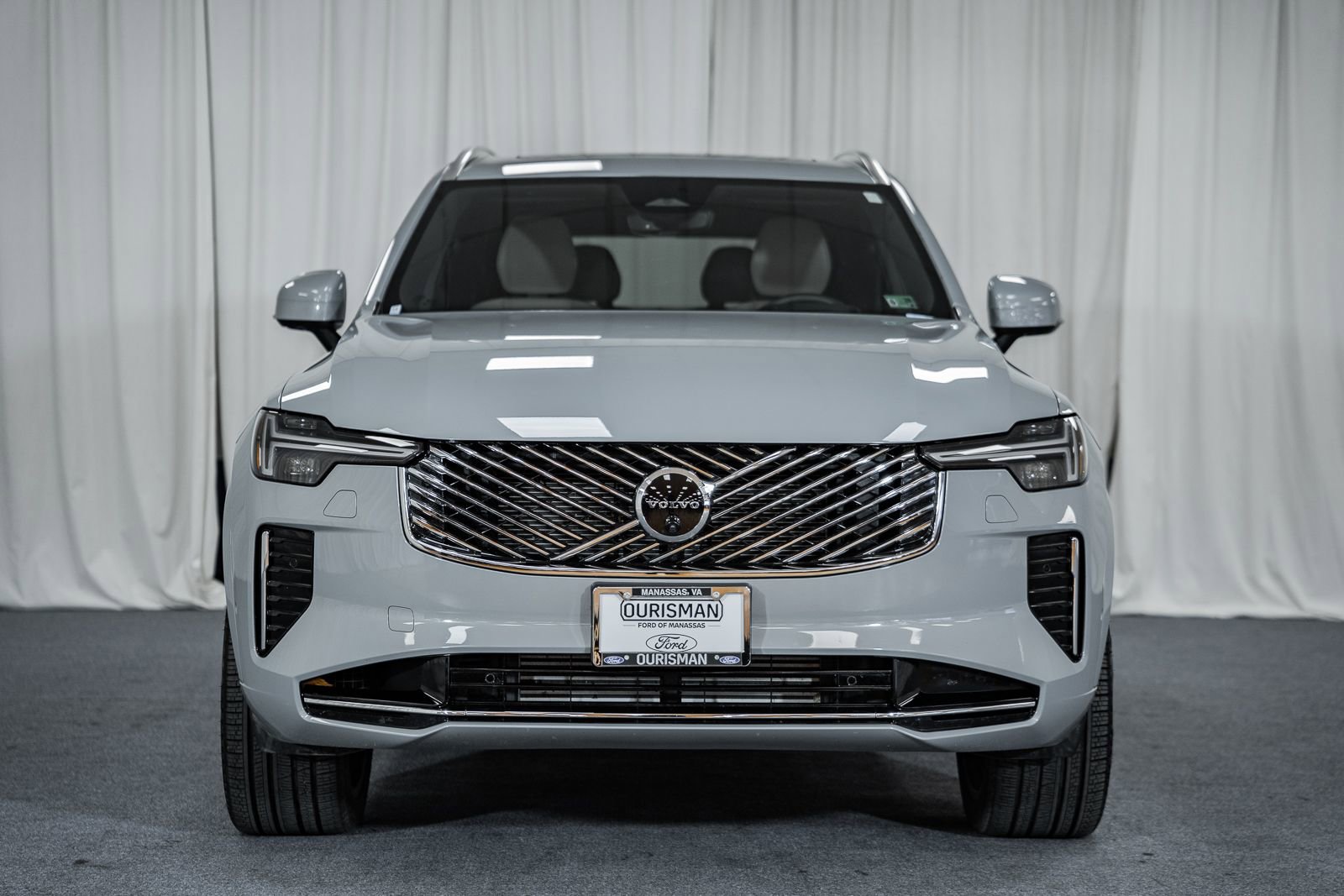 Used 2025 Volvo XC90 T8 Ultra w/ Protection Package Premier image 2