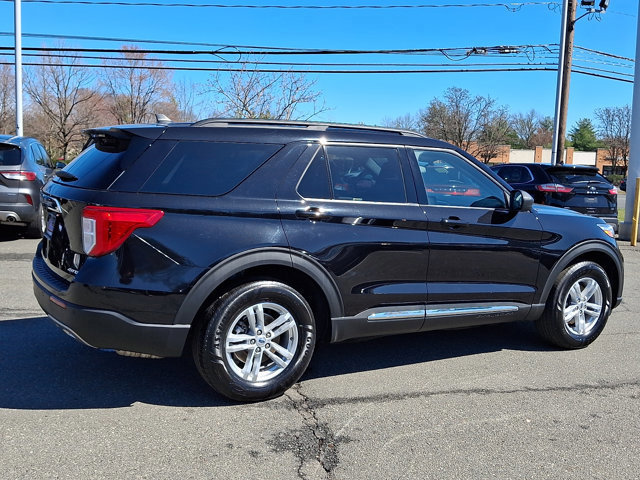 Certified 2023 Ford Explorer XLT w/ Equipment Group 202A image 5