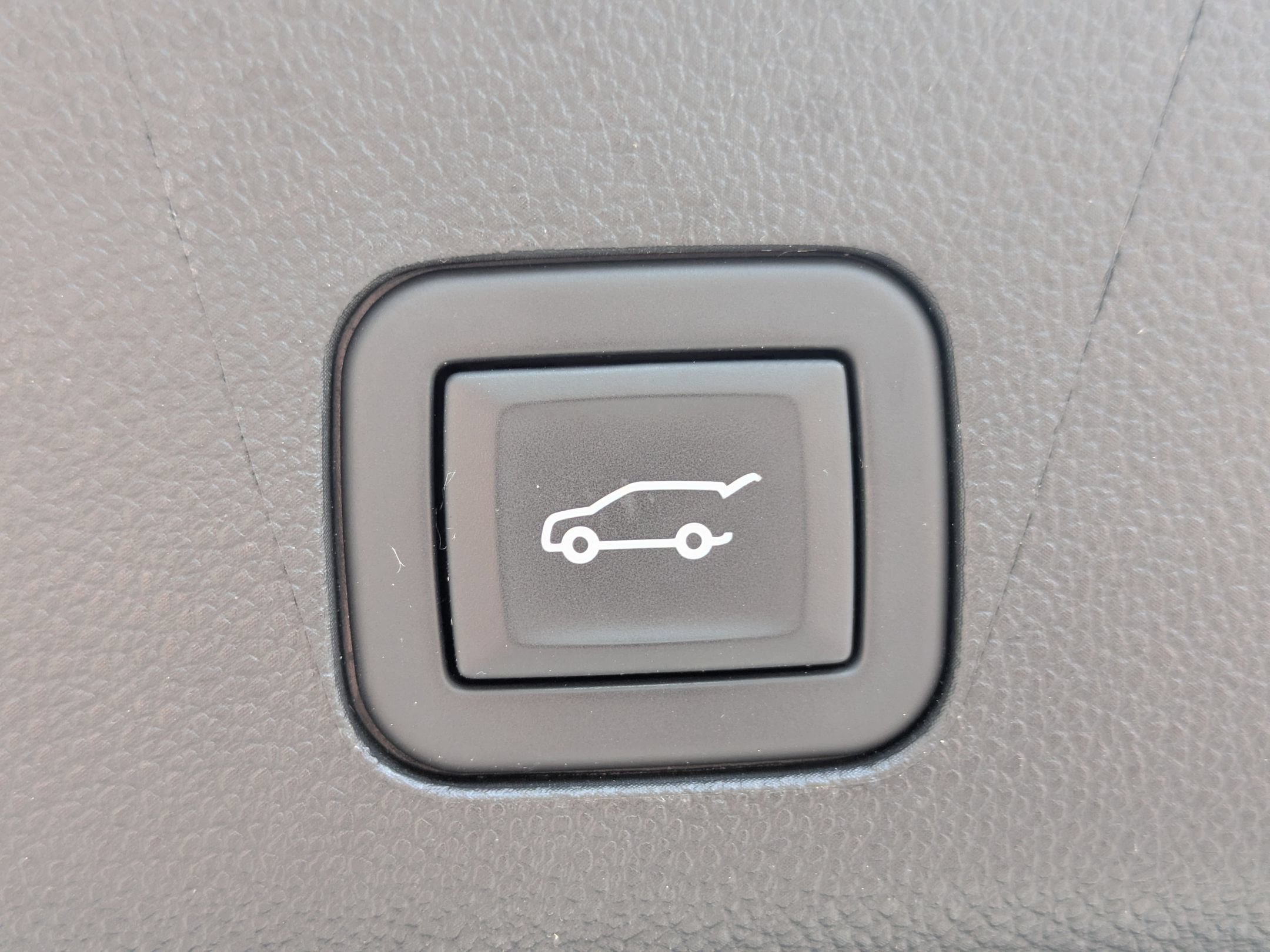 Used 2023 Cadillac Escalade Premium Luxury AWD/4WD image 38