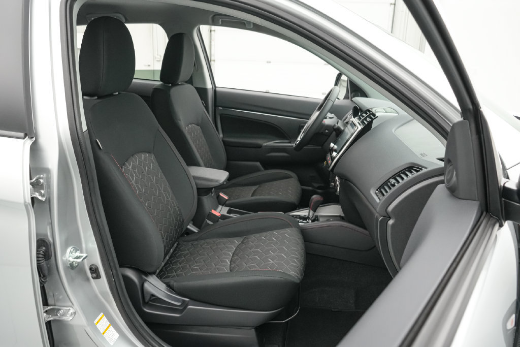 Used 2026 Mitsubishi Outlander Sport LE AWD/4WD image 20