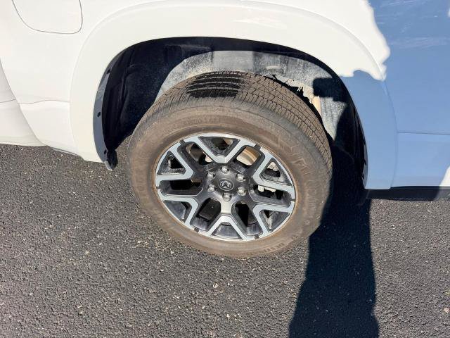 Used 2025 RAM 1500 Laramie AWD/4WD image 6