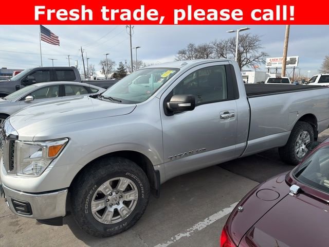 Used 2018 Nissan Titan SV image 1