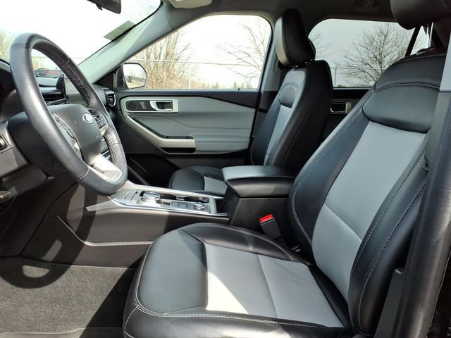 Certified 2023 Ford Explorer XLT w/ Equipment Group 202A image 15