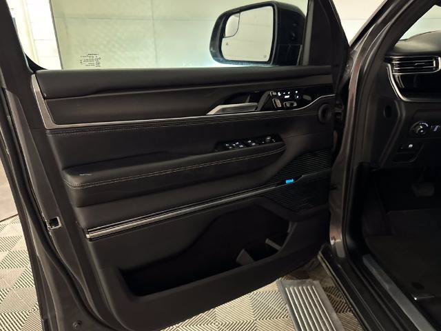 Used 2024 Jeep Grand Wagoneer L Series II w/ Quick Order Packagew 28T AWD/4WD image 15