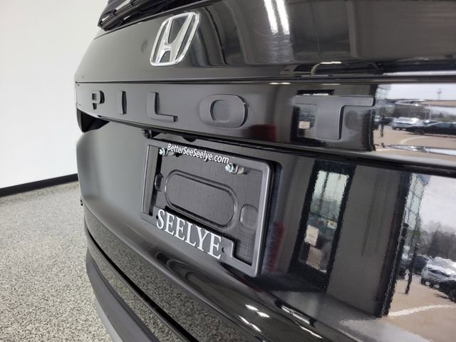 Used 2025 Honda Pilot TrailSport image 28