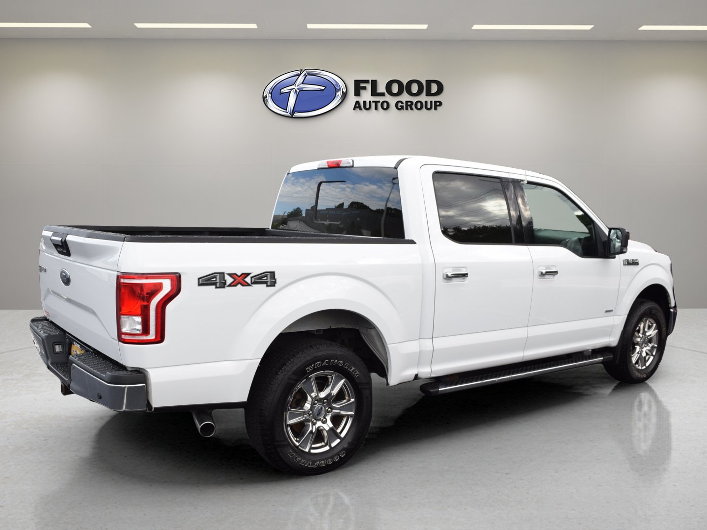 Certified 2017 Ford F150 XLT w/ Equipment Group 302A Luxury AWD/4WD image 3
