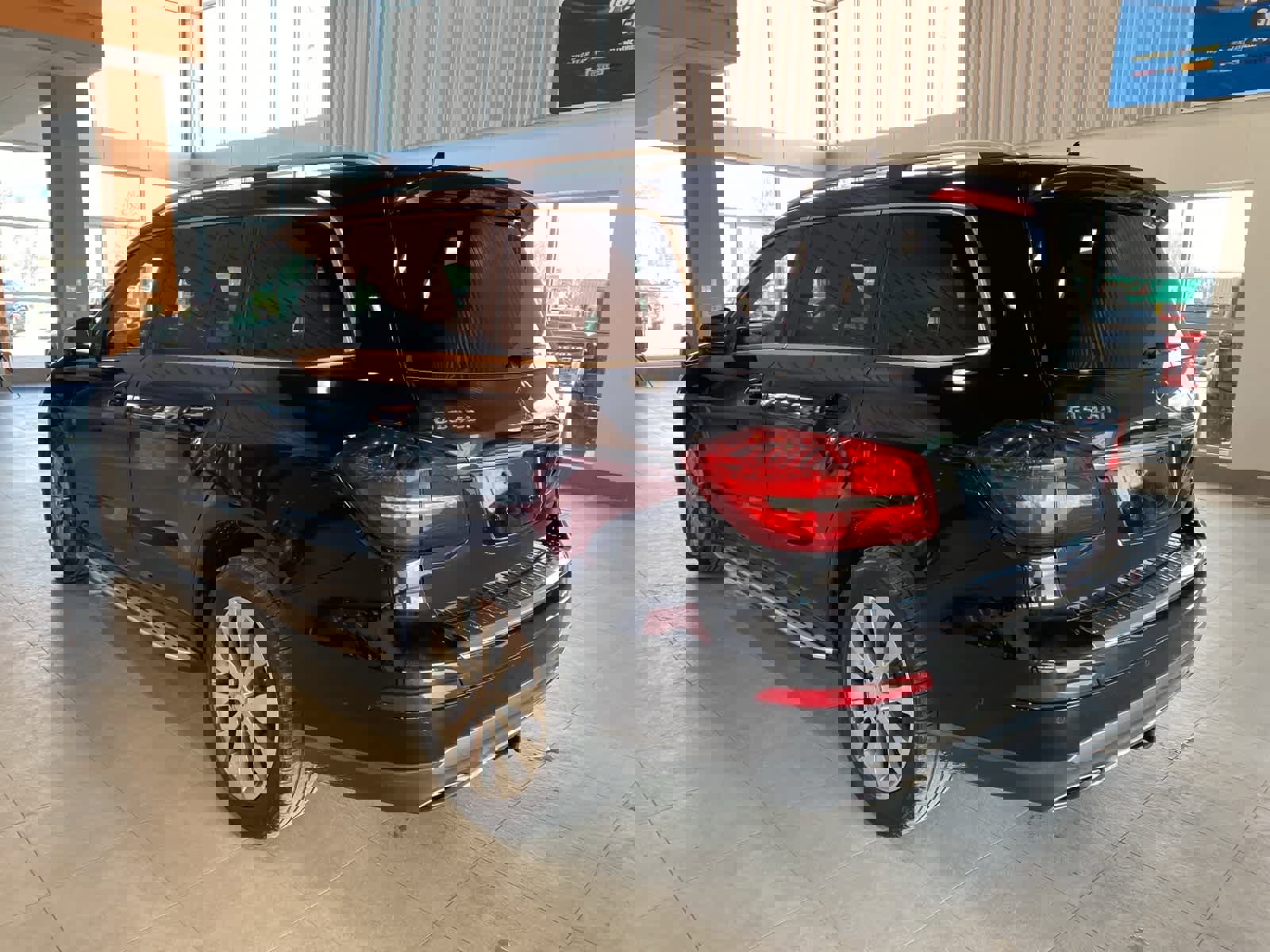 Used 2017 Mercedes-Benz GLS 450 4MATIC image 3