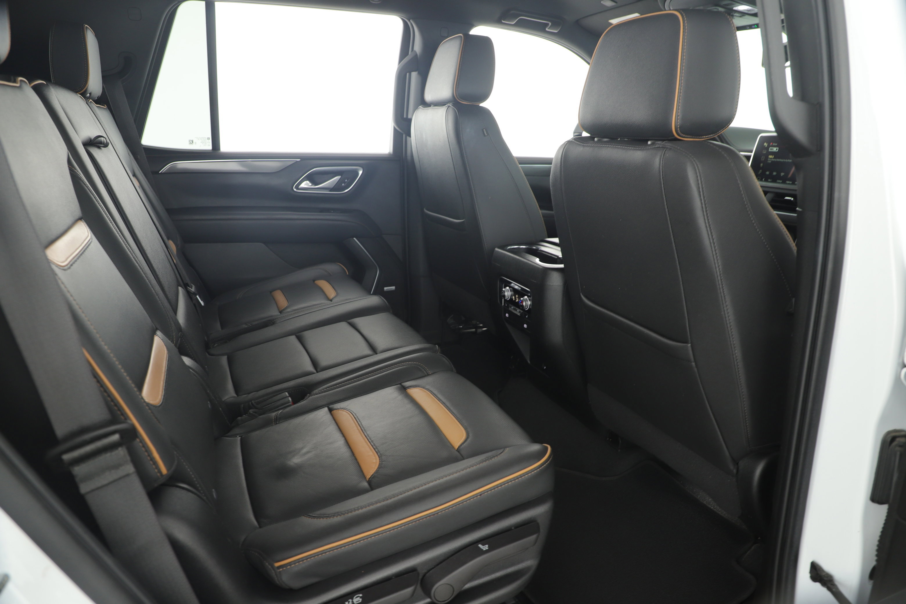 Used 2022 GMC Yukon AT4 w/ Technology Package image 24