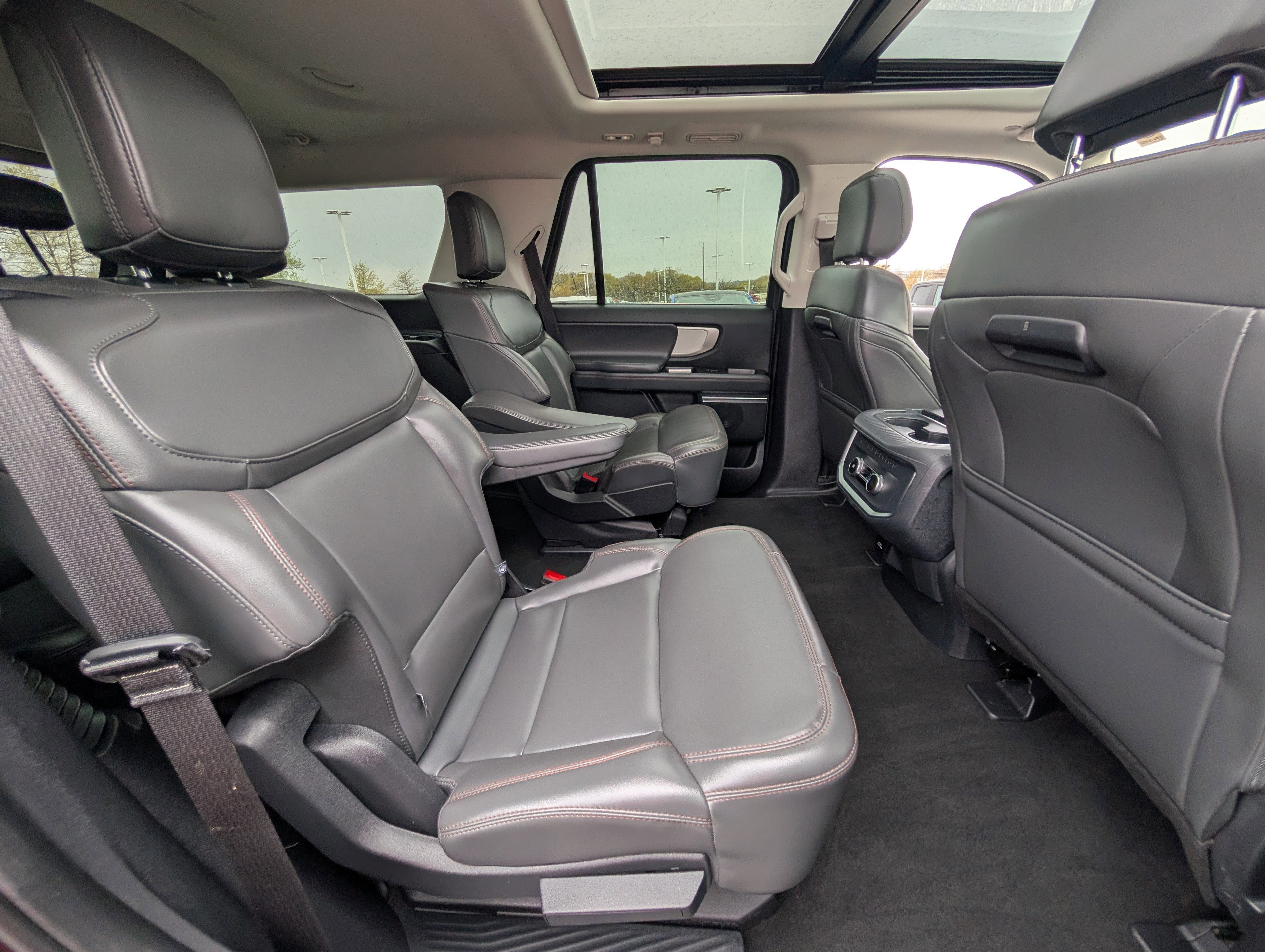 Certified 2025 Ford Expedition Active image 11