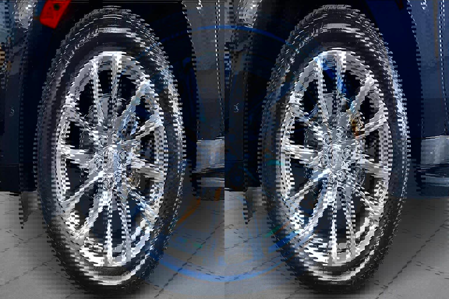 Used 2023 Cadillac Escalade ESV Premium Luxury image 13