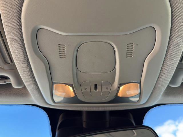 Used 2020 Jeep Renegade Latitude image 19