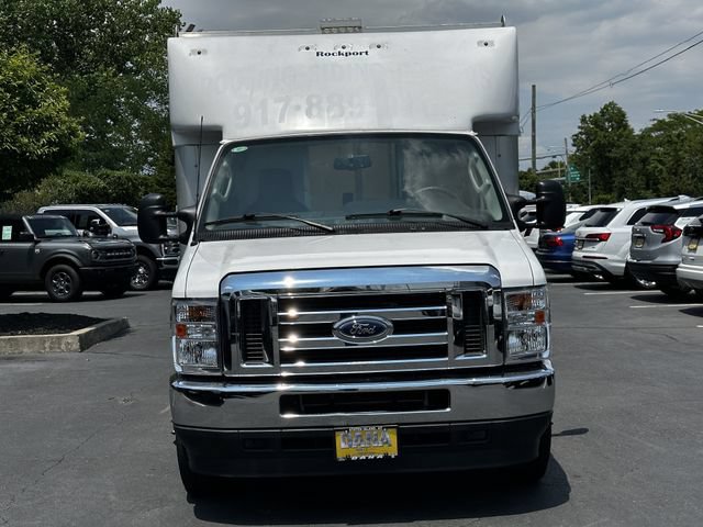 Certified 2024 Ford E-450 and Econoline 450 Super Duty w/ Power Windows & Locks Group RWD image 2