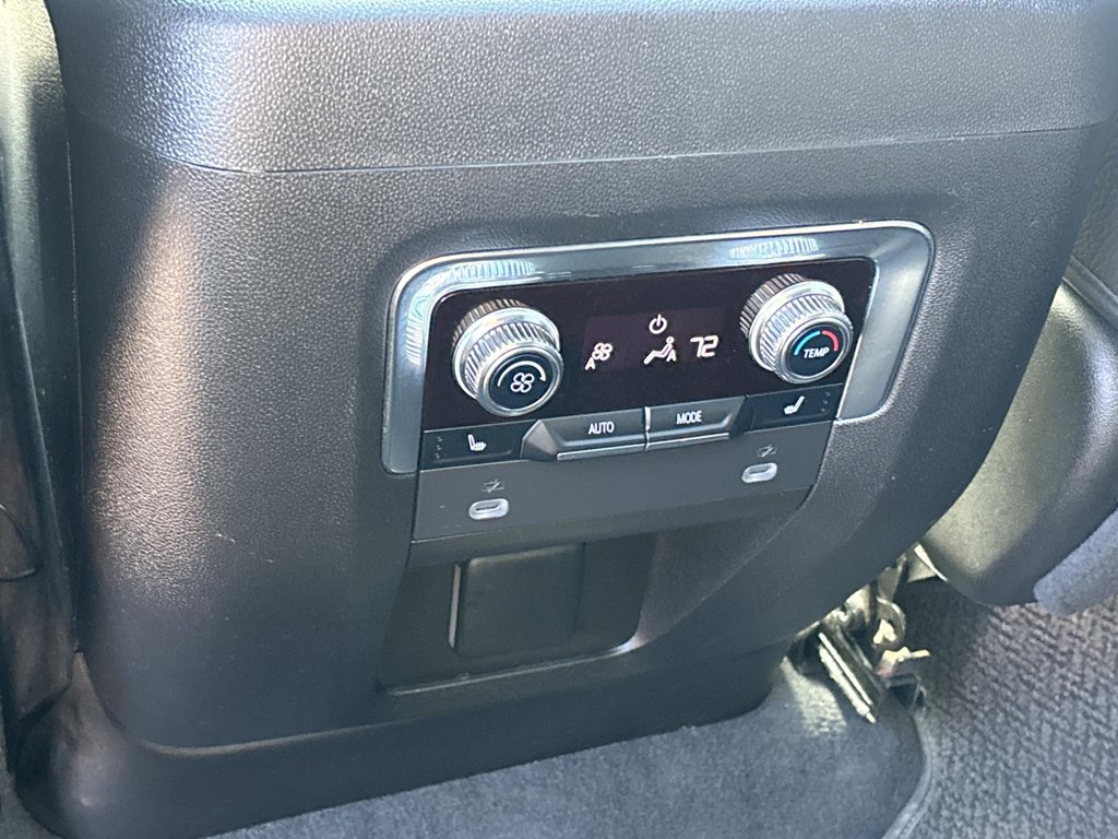 Used 2024 GMC Yukon Denali AWD/4WD image 22
