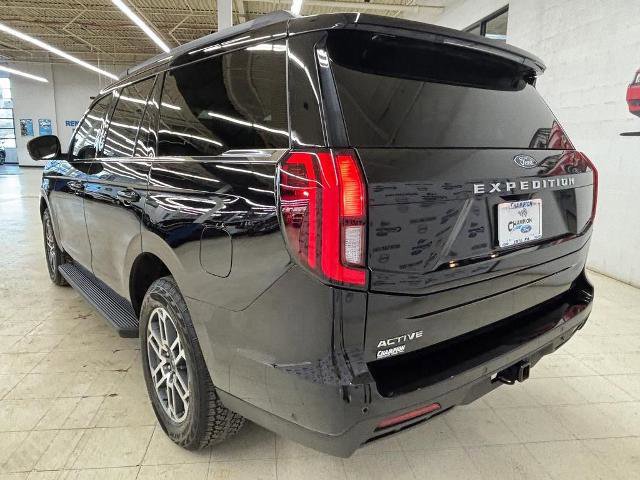 Certified 2025 Ford Expedition Active image 3