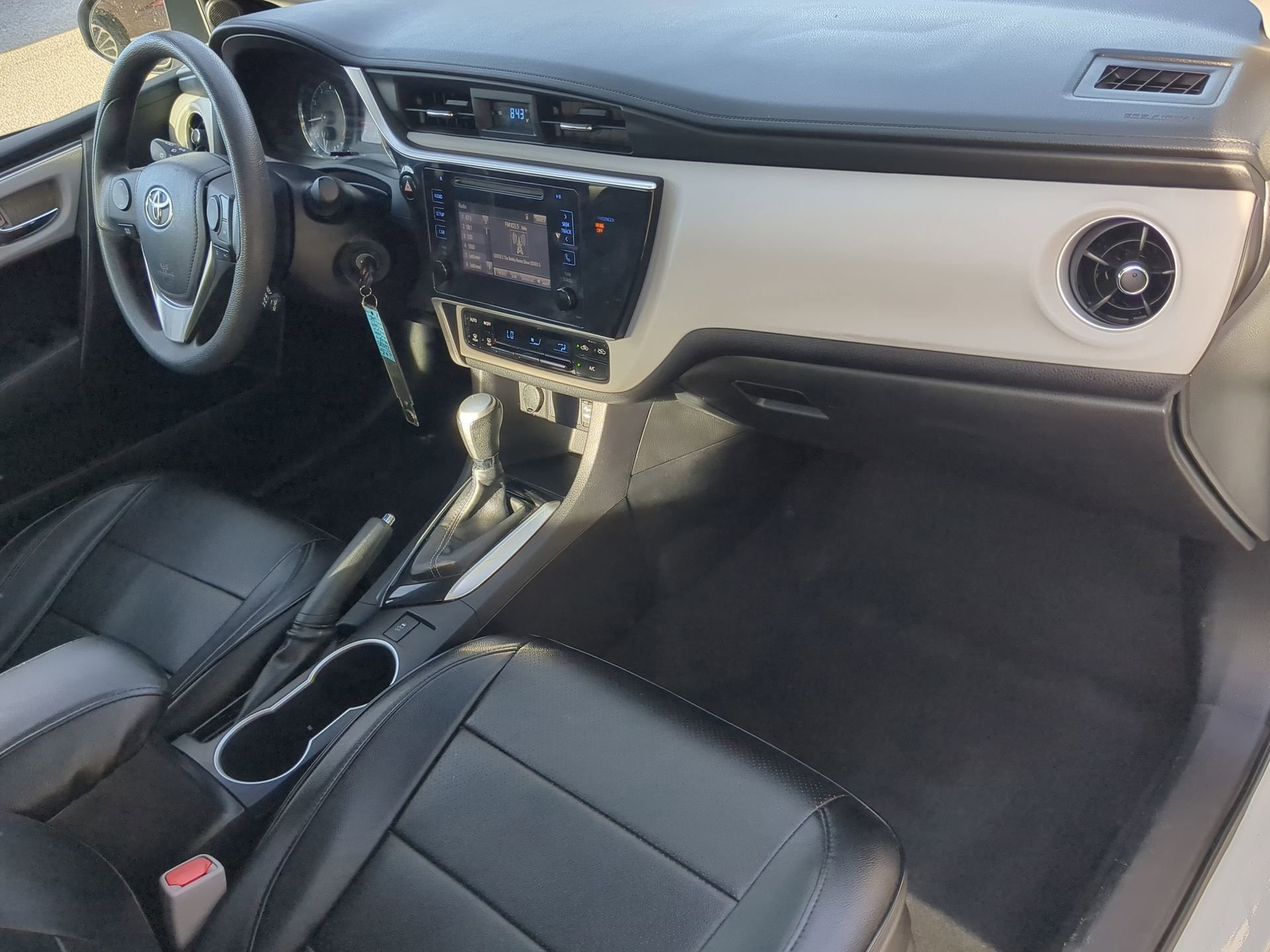 Used 2018 Toyota Corolla LE image 47