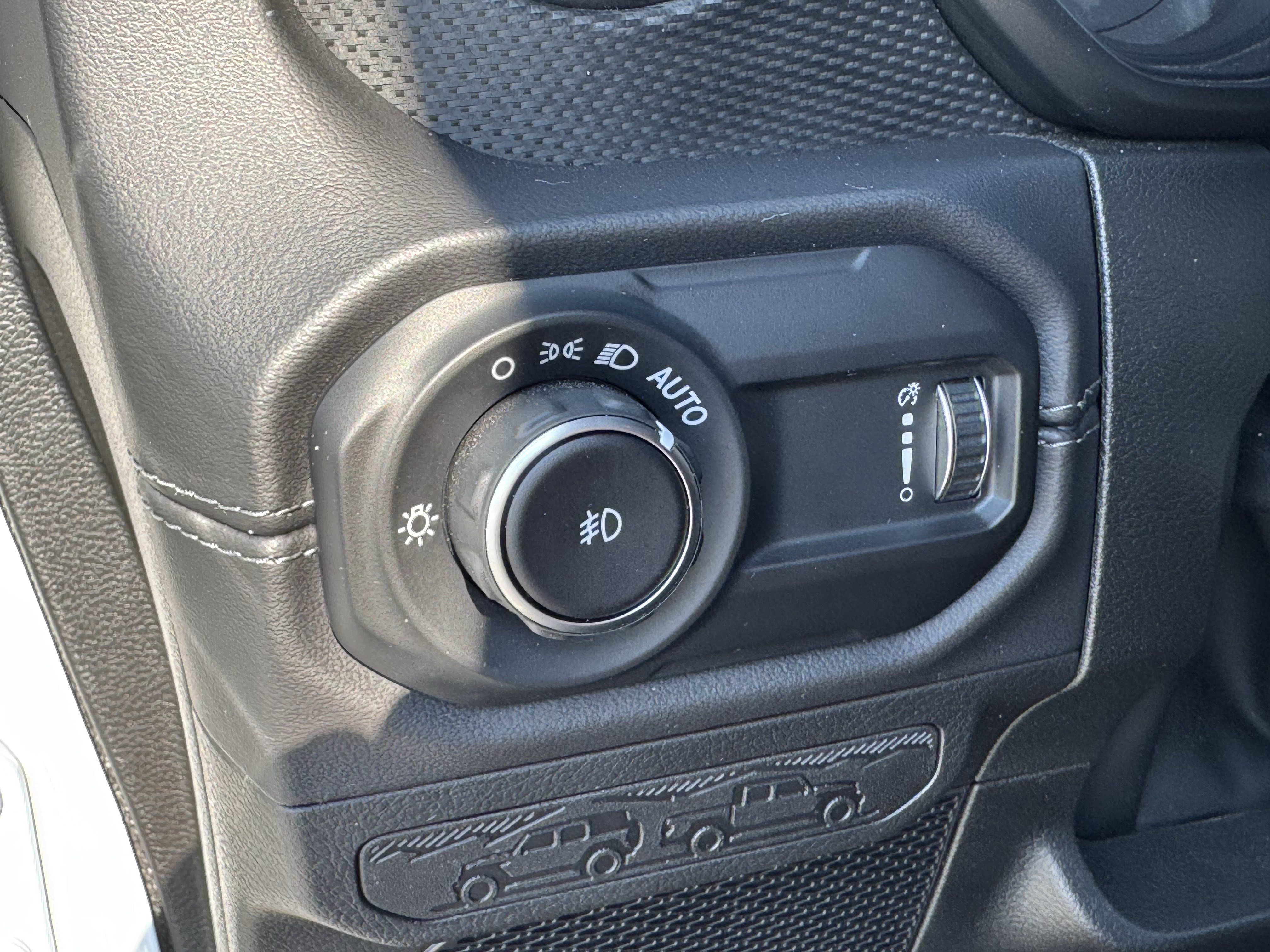 Used 2024 Jeep Wrangler Unlimited Rubicon AWD/4WD image 36