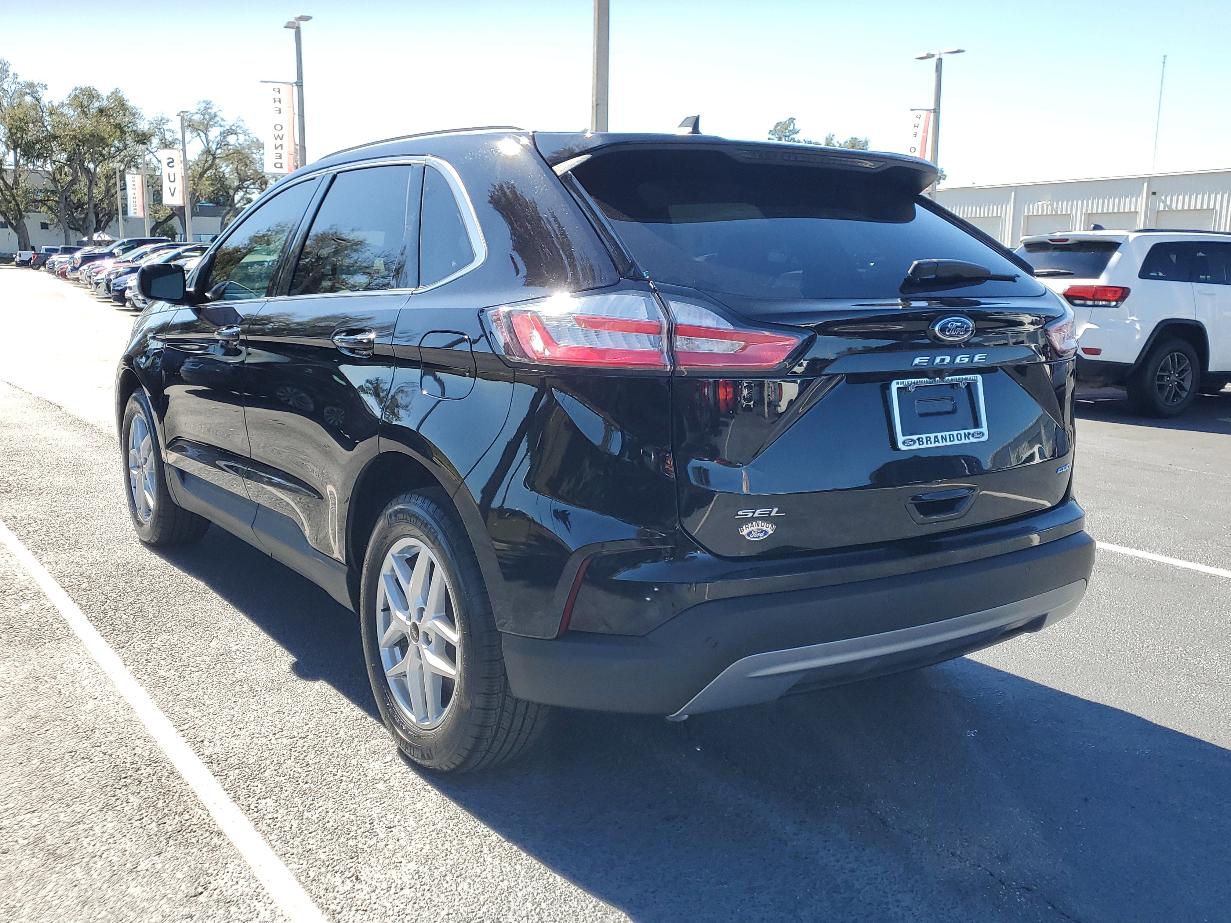 Certified 2024 Ford Edge SEL image 3