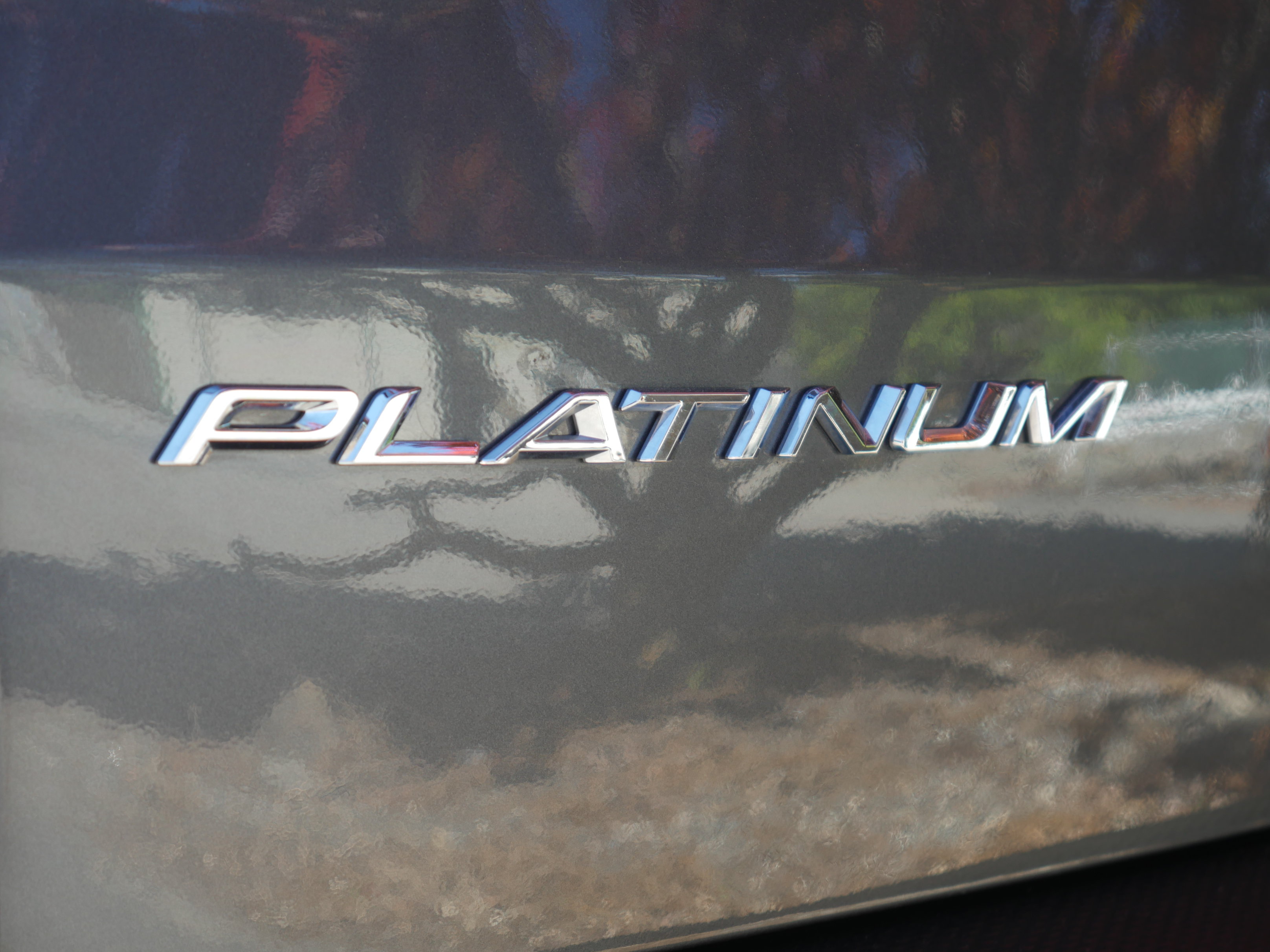 Certified 2025 Ford Escape Platinum AWD/4WD image 18