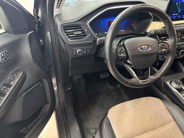 Certified 2022 Ford Escape Titanium w/ Titanium Elite Package AWD/4WD image 9