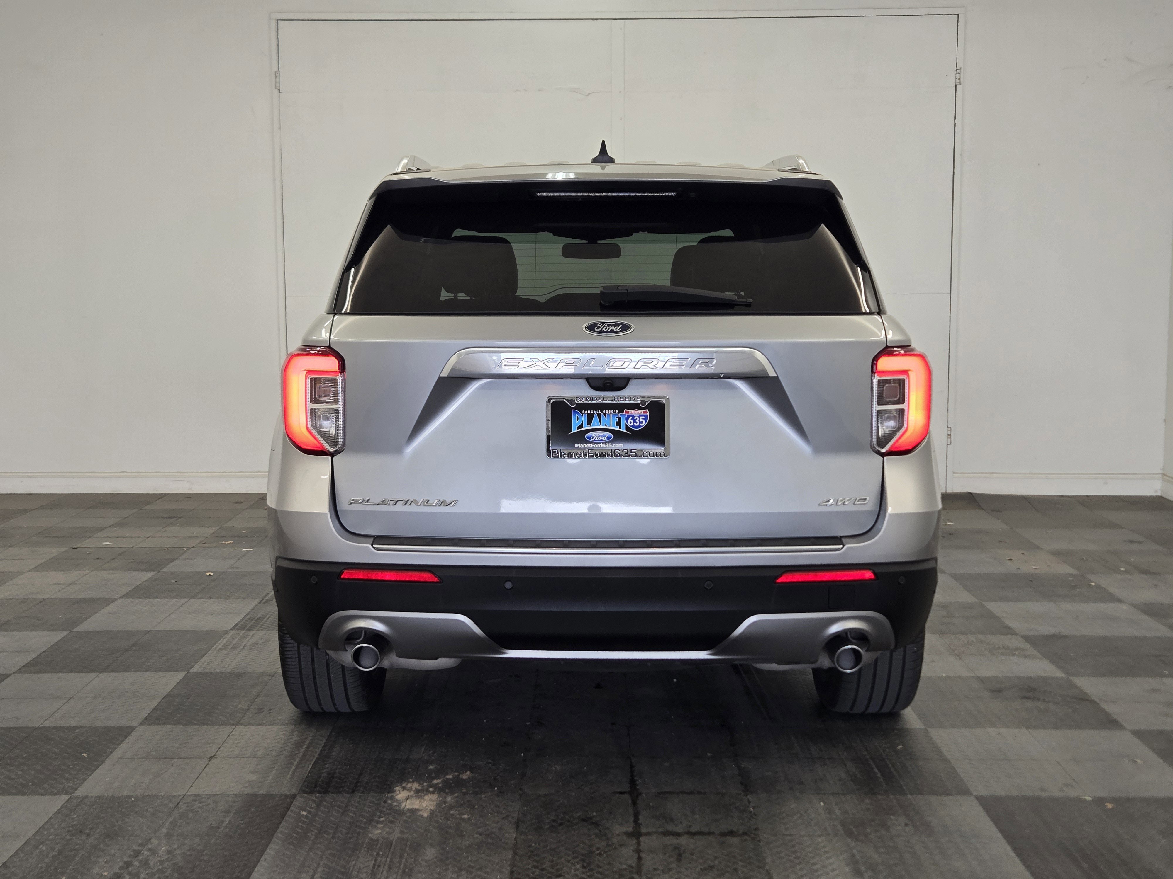 Certified 2023 Ford Explorer Platinum image 3