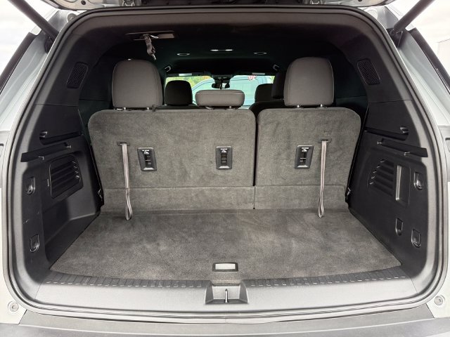 Used 2024 Chevrolet Traverse LT FWD image 28