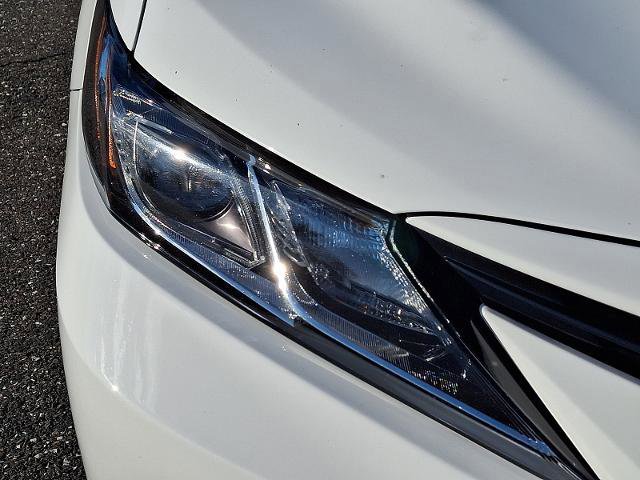 Used 2022 Toyota Camry LE image 9