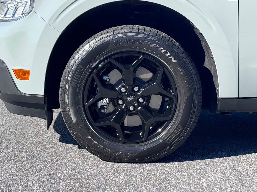 Certified 2024 Ford Maverick XLT w/ XLT Luxury Package AWD/4WD image 5