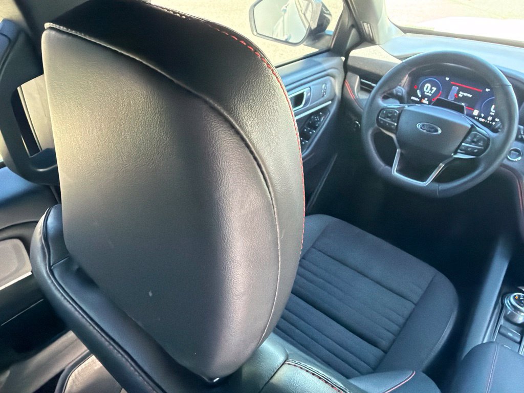 Certified 2025 Ford Explorer ST-Line RWD image 17
