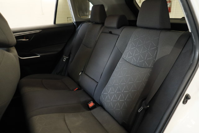 Used 2021 Toyota RAV4 XLE FWD image 30