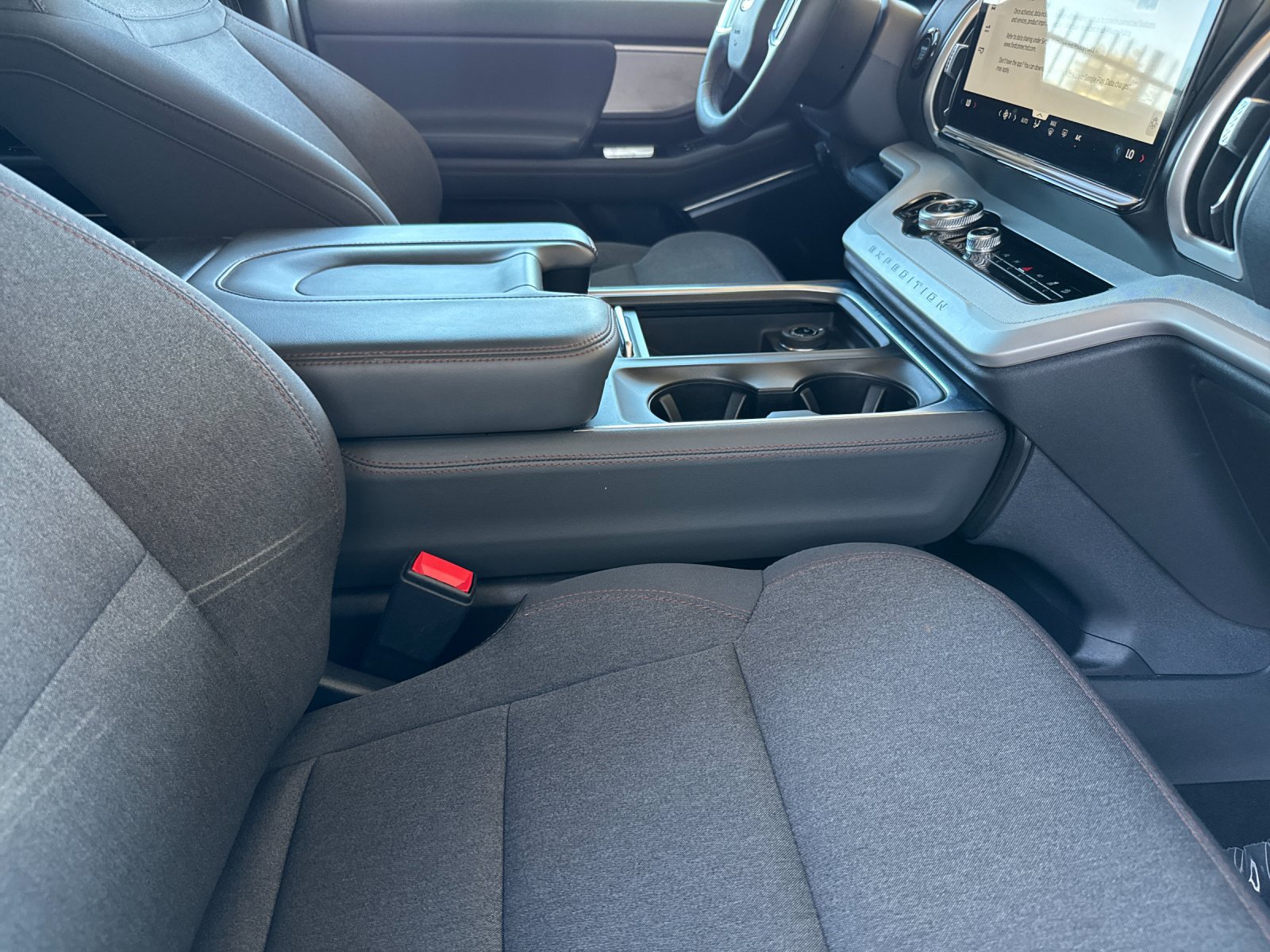 Certified 2025 Ford Expedition Active AWD/4WD image 18
